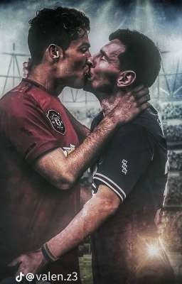 Месси и Роналду они будут целоватце