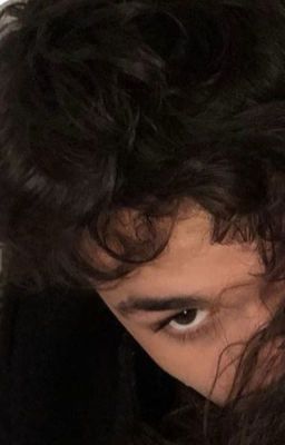 Выбирай, или он, или я.