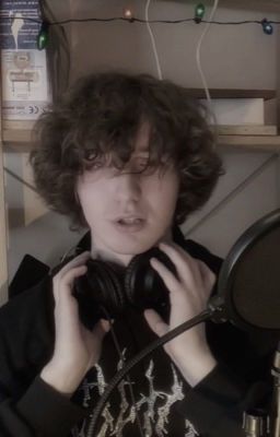 один, за ним другой, а потом и третий.