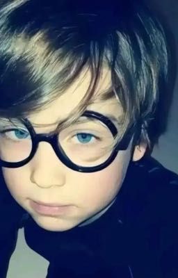 ::она была лишь тенью его фантазий.