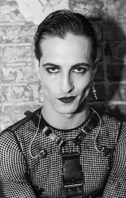 Без эмоций..