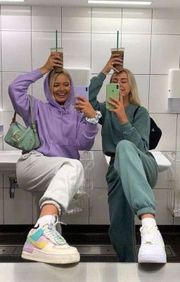 жизнь Лучших Подруг в Москве