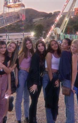 Любовь с первого взгляда..?Разве такое бывает..?