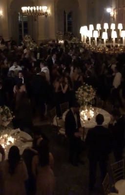 Красиво жить запретишь. 