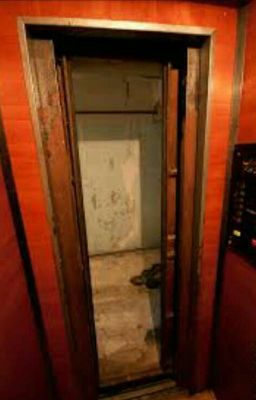 Старый лифт