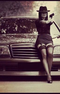 Опускаю оружие.