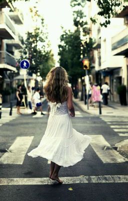 Девушка в большом городе