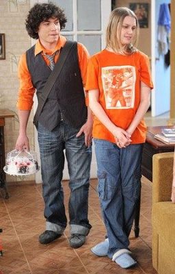 А футболка,ведь повод.