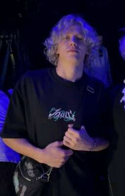 я любила тебя больше жизни, парадеевич... {закончено}