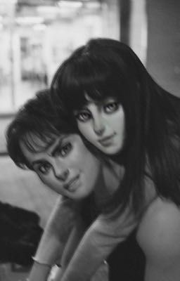 Она моя и точка.               Ромка/ зайчик/tiny bunny 