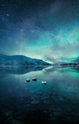 В полночь, вселенная пахнет звёздами. 