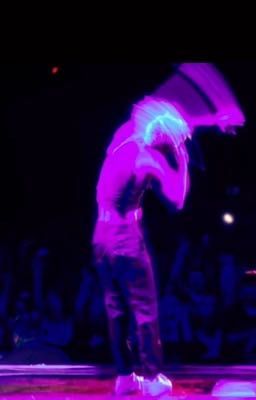 малышка любит дилера.(JH)