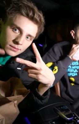  случайный челевок стал родным человеком....