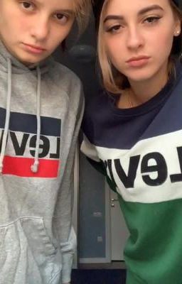 Ира и Лиза Дневники вампира