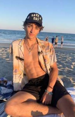 Всё началось этим летом, на пляже