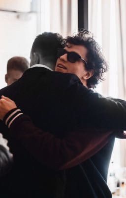 малышка любит дилера.