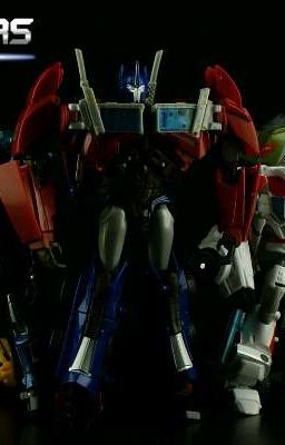 Трансформеры Прайм и Трое Из Другого Мира