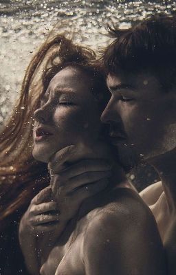 Мы встретились в клубе 