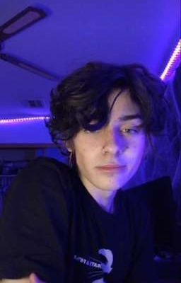 За что?! Почему именно я?.. -пронеслось у девушки голове.. 