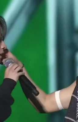 - А ты классно на гитаре играешь