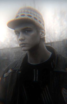 со мной она