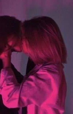 -«Мам,она просто подруга!!»