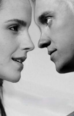 ДВА БОКАЛА СО СЛИВОЧНЫМ ПИВОМ 🍻