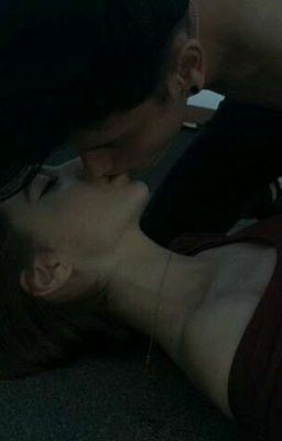 Хорошая девочка . Плохой мальчик .