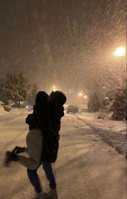 Двоє під ліхтарем