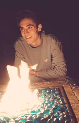 -...Старший Братик! - Не подлизывайся!