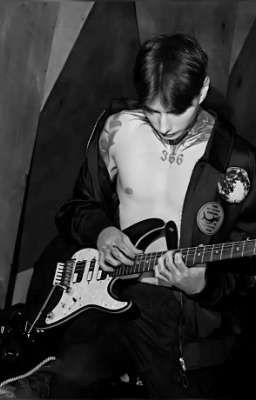 фигуристка дочь шлюхи и сыночки богатого отца/Незавершена