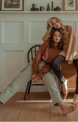 Девушка с черными волосами