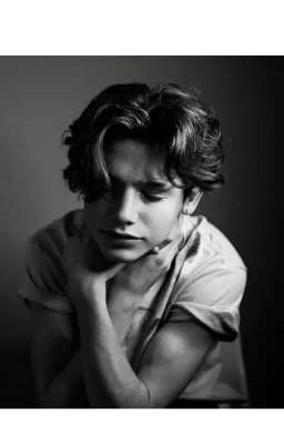 мальчишка с университета