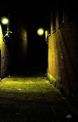 Тень в переулке