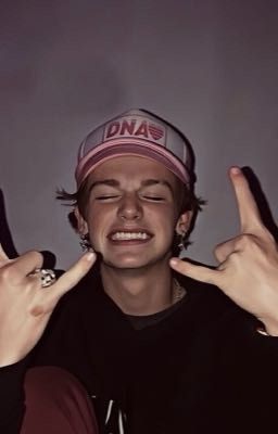 он оказался вампиром🩸