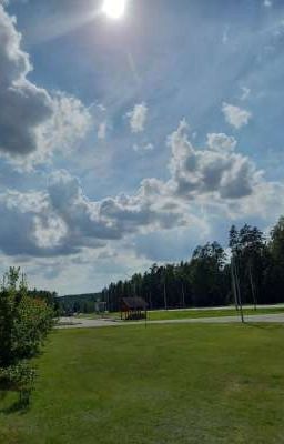 Не голубые глаза, а светло-синяе море