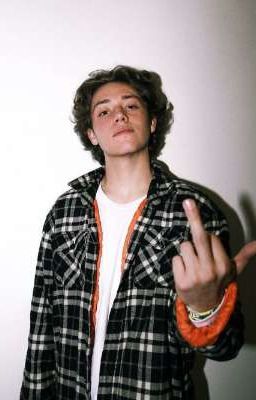 Необычное знакомство с королём школы