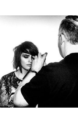 Девушка с голубыми глазами.