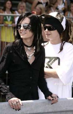 -Знакомое у тебя лицо... 