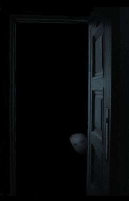 В темноте...