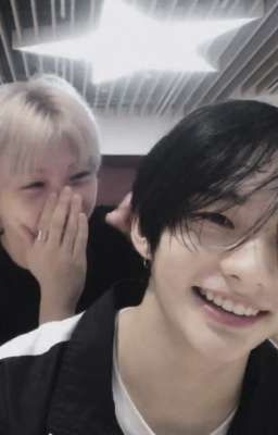 порезы на бледых руках