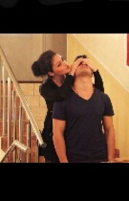 Если бы я тебя не любил, Если бы не твоя улыбочка, Я клянусь, Я бы врезал тебе.