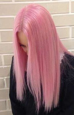 _Девочка с розовыми волосами_