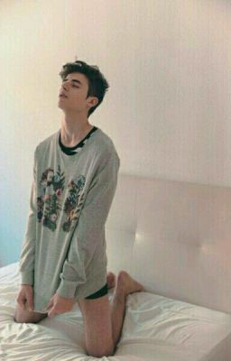 Парень в секс - шопе