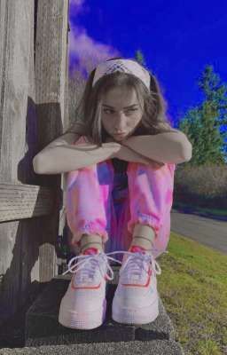 тихоня или популярная киллерша 